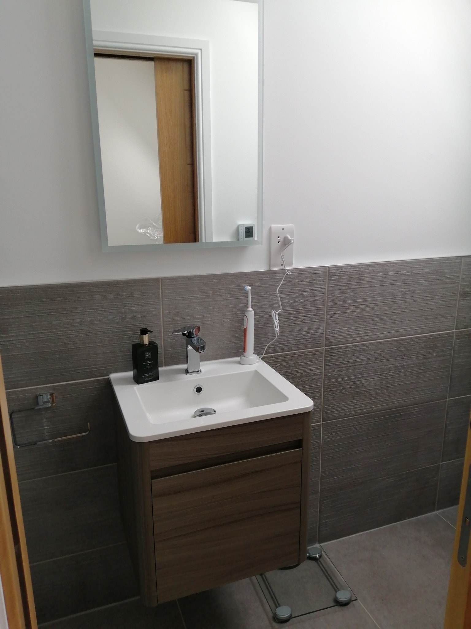 Bathroom sinks